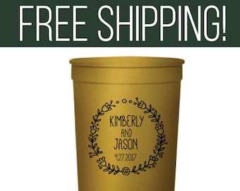 Personalized Wedding Cups, 16oz Customized Party Cups, Custom Plastic Cups, Wedding Favor Cups - Circle Wreath Wedding design