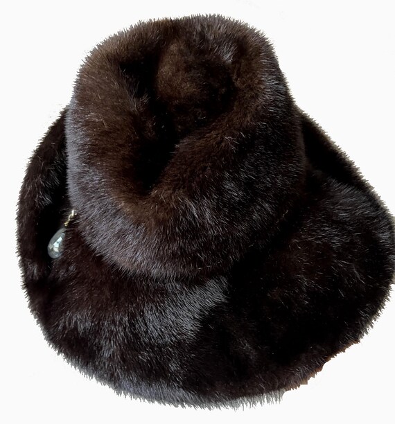 Mahogany MINK Fur Hat, Women display picture 1