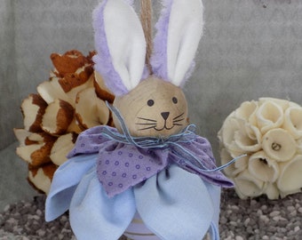 Décoration de Pâques, petit lapin en bois et tissus, fait main , artisanal