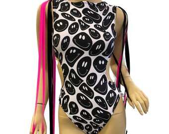 Body con flecos recortados en blanco y negro / Aria