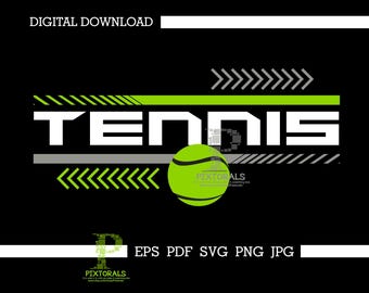 Op de afbeelding: Zwarte digitale downloadafbeelding met het woord "TENNIS" in witte blokletters. Een groene tennisbal staat in het midden. Groene en grijze geometrische vormen en pijlen omringen het woord. De woorden "DIGITALE DOWNLOAD" staan bovenaan.