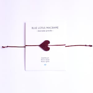 Macrame Heart / pulsera hecha a mano / edición de San Valentín, ideas de regalos para ella, él, familiares y amigos imagen 6