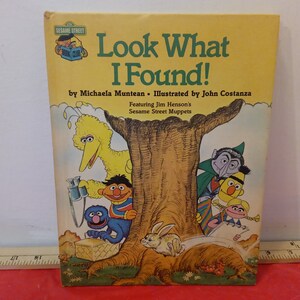 Vintage Children&#39;s Book, The Sesame Street Book Club &quot;Look What I found!&quot; by Michaels Muntean, 1981