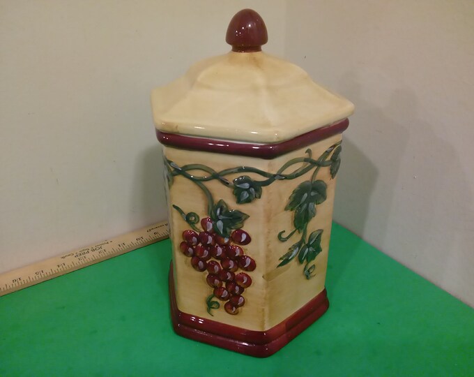 Nonni's Large Biscotti Collectible Cookie Jar, Ceramic Hand-Painted Hexagon Shape, 2005*a