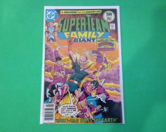 Super-Team Family Giant #10, 1977