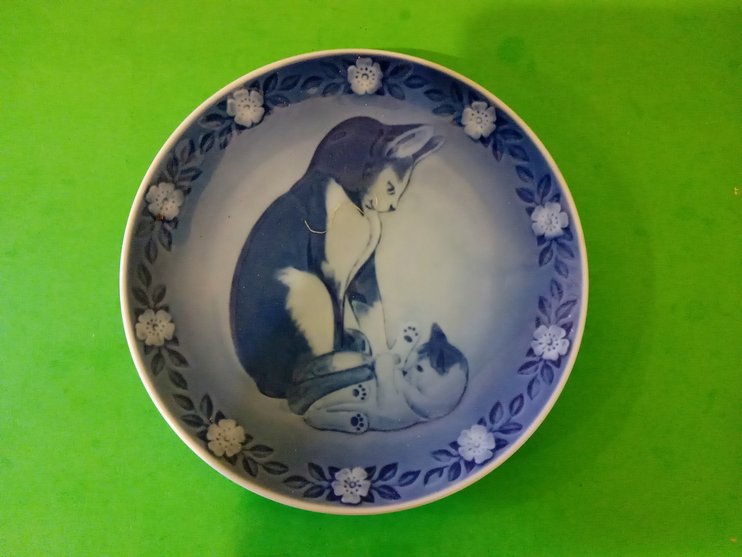 Vintage Royal Copenhagen Porcelain Plate, Mother Cat and Kitten, 1983