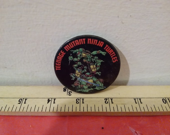 Vintage Pushback Pin, Teenage Mutant Ninja Turtles, Turtles Posing with Black Background, 1990's