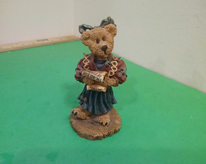 Vintage Bear Figurine, Boyds Bears, Justina...The Choir Singer, 1999