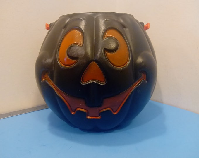 Vintage Halloween Candy Containers, Black Jack-o-Lantern, Incredible Hulk Head, and Orange Pumkin Jack-o-Lanterns