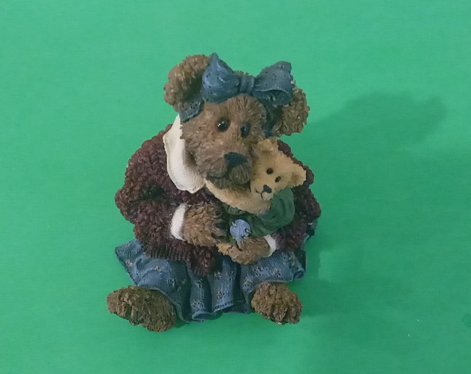 Vintage Figurine, Boyds Bears Bearstone Collection, Momma McBruin and Luke...Baby Love, 2001