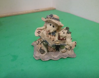 Vintage Resin Figurine, Boyds Bears, Daphne & Eloise...Women's work, 1994