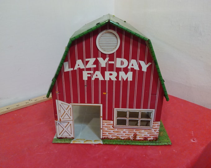 Vintage Farmhouse or Dollhouse, Lazy-Day Farm Tin Farmhouse, Made by Marx, 1960's#
