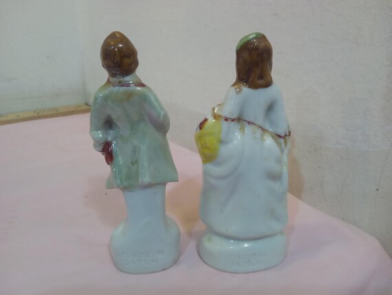 ヴィンテージ陶器/磁器の置物、植民地時代の男性または女性の置物