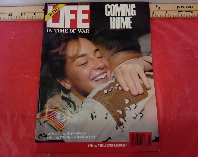 Vintage Life Magazine, Weekly Life "In Time of War" Coming Home, 1991#
