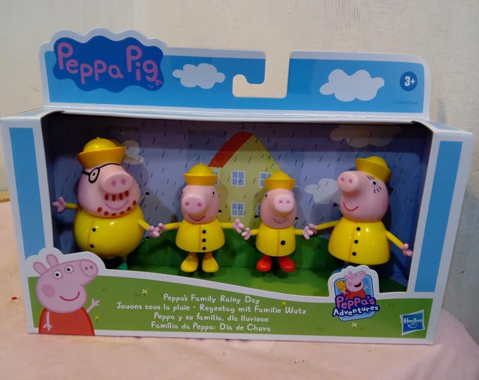 Vintage Christmas Tree Topper, Hallmark Keepsake Ornament Tree Topper "Queen Aurora" or Peppa Pig Figurines, 2000's