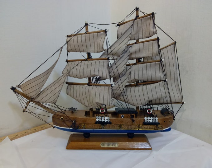 Vintage Model Ship, The Heritage Mint LTD "Tall Ships of the World Collection", Hand Crafted Ship "Hurricane" Ship 16