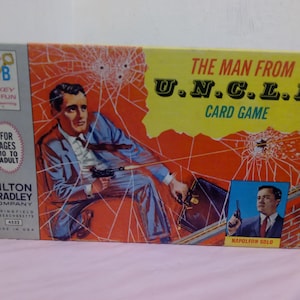 Jogos de cartas antigos, jogo de cartas The Man from U.N.C.L.E. ou jogo de cartas Combat "Baseado em programa de TV", década de 1960#