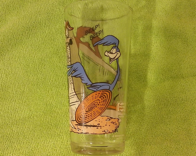 Vintage Looney Tunes Pepsi Collector Series Glass, Roadrunner and Wile Coyote, 1976