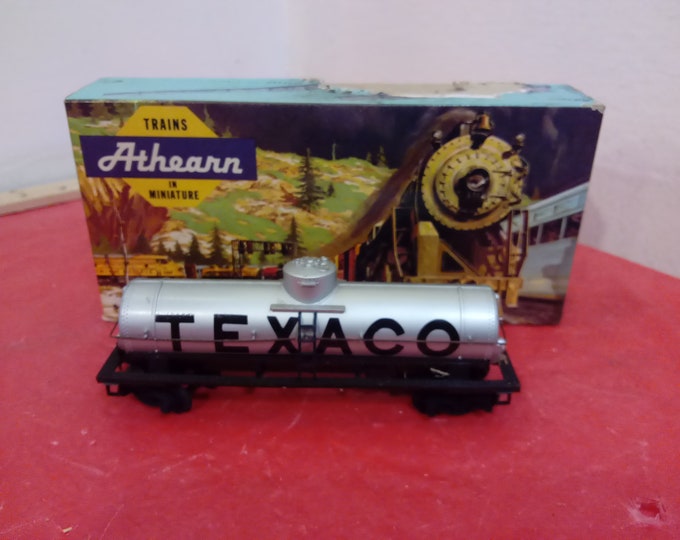 Vintage Toy Train Cars, HO Gauge Plastic Train Cars by Life-Like and Athearn