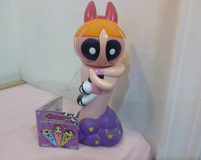 Vintage Action Figures, Cartoon Network Powder Puff Girl Action Figures, Bubble Bath, Key Chain Holder, and Other Items, 2000"s