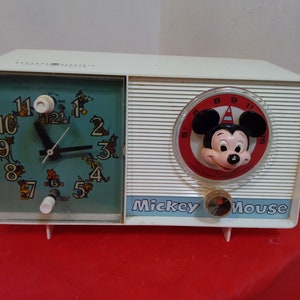 Vintage Clock Radio, General Electric Youth Electronics, Mickey Mouse Clock Radio