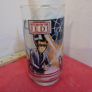 1983 Star Wars Return of the Jedi Ewok Village & C3PO Collector Glass