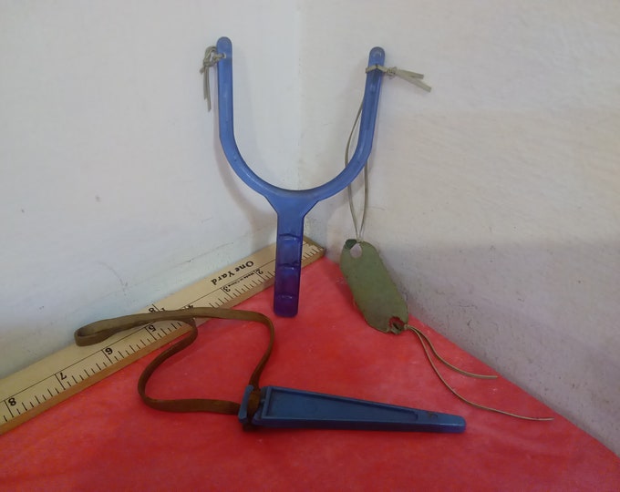 Vintage Pretend Play Slingshot for Kids, Plastic Double Fork and Single Piece Slingshot, Irwin Slingshot#