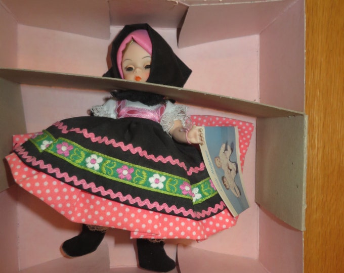 Vintage Doll, Madame Alexander Doll, Yugoslavia #589, 1980's