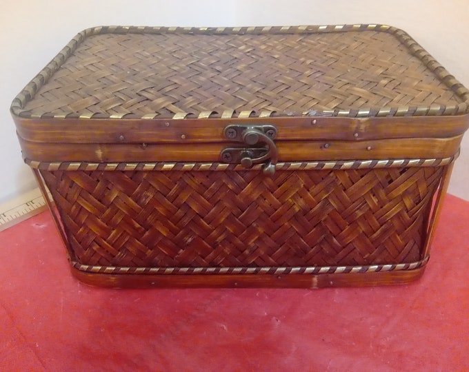 Vintage Weaved Basket, Caned Weaved Basket with Lid and Metal Decorative Design on Edge and a Latch