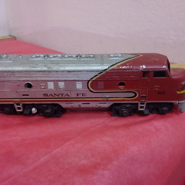 Vintage HO Scale Train Cars, Chicago & North Western, Santa Fe, SOO, Spirit of 76, Penn Central, Union Pacific, and Others