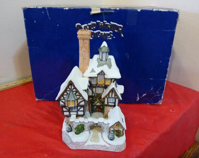 Vintage David Winter Cottages, The Scrooge Family Home by John Hine Studios, Large Size