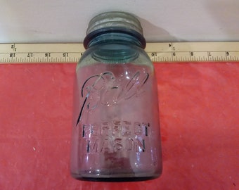 Vintage Mason Jar, Light Green Ball Perfect Mason Jar with Zinc Lod, Quartz Size #9, 1910's