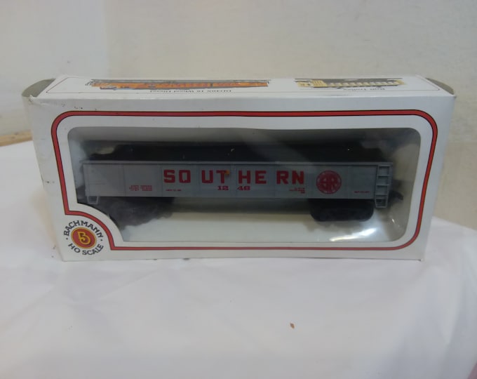Vintage Toy Train Cars, Locomotive, and Scenery, Bachmann HO Scale Toy Train Cars, The Rock, Santa Fe, Smucker's, and Scenery
