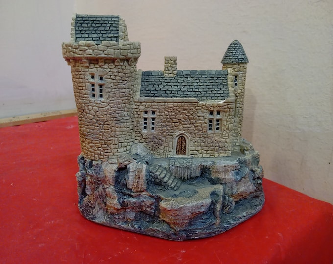 Vintage Historical Buildings, Border Castle by Avonvale, Made in the United Kingdon, 1980's