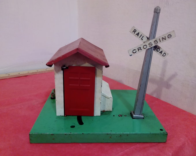 Vintage Train Buildings and Decorations, HO Scale Buildings and Other Decor Items, Whistle Station, Train Crossing Building with Guy, Others