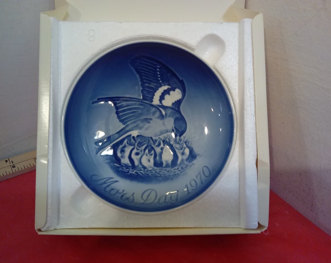 Vintage Collector Plate, Bing and Grondahl Copenhagen Porcelain Mother's Day Plate, 1970