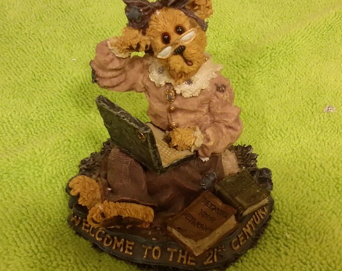 Vintage Figurine, Boyds Bears, Meg O' Byte...Lap Dancing, 2001