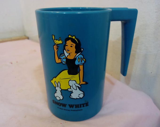 Vintage Disney Plastic Cups and Balloon Pump, Snow White, Dopey, Winnie the Pooh, or Mickey Mouse Balloon Pump#