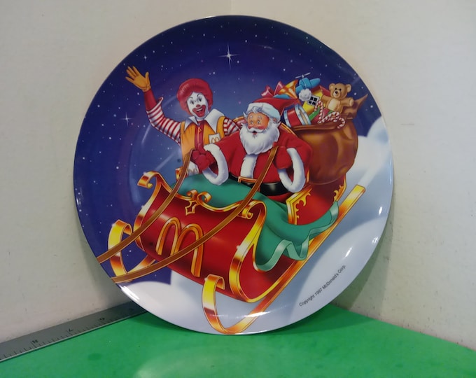 Vintage McDonald's Plastic Plate, Ronald McDonald in Santa Sleigh, 1997#