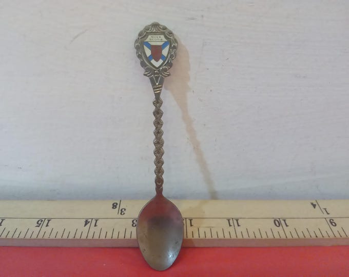 Vintage Collectible Spoons, Collector Spoons from States and Landmarks, Mount Rushmore, Iowa, Petrified Forest, Cody, Wein, or Novia Scotia