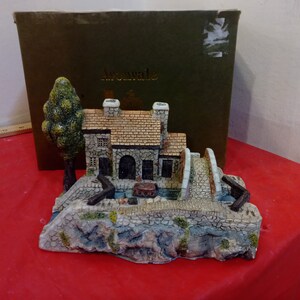 Vintage Historical Buildings, The Lock by Avonvale, Made in the United Kingdon, 1980&#39;s