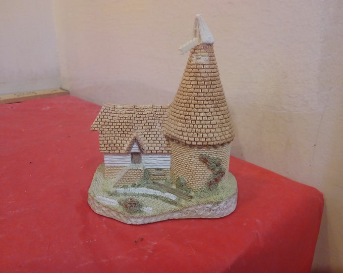 Vintage David Winter Cottages, Single Oast by John Hine Studios