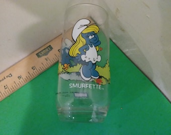 Bicchiere da collezione vintage, bicchiere dei Puffi, bicchiere di Puffetta con decorazione a forma di Puffo, 1982