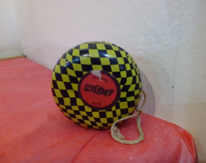 Vintage Yo-Yo's, Duncan Professional Made in Usa, Festival Screamer, Fli-Back Wooden Yo-Yo, and Other Wooden Yo-Yo's#