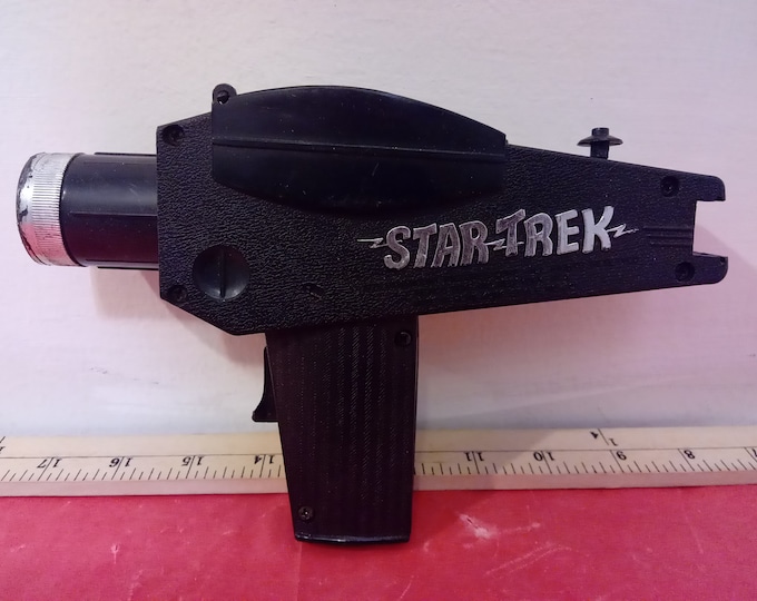 Vintage Star Trek Phaser by Remco Toys, Paramount Picture Corp., Style no. 601, 1975