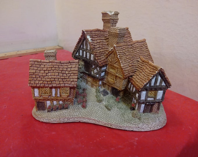 Vintage David Winter Cottages, Stratford House by John Hine Studios