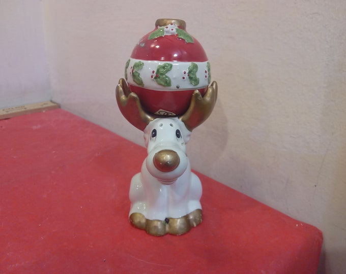 Vintage Salt & Pepper Shakers, Reindeer and Christmas Bulb Salt and Pepper Shakers by Omnibus and OCI, Made in Tawain, 1960's