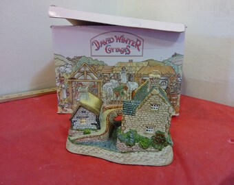 Vintage David Winter Cottages, The Irish Collection "Only a Span Apart" by John Hine Studios, Large Size