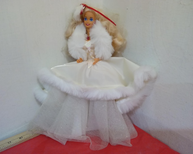 Vintage Dolls, Barbie or Ken Dolls, Happy Holidays, Kitty Fun, Superstar, Bib Overall, Hollywood Hair Ken, and Others