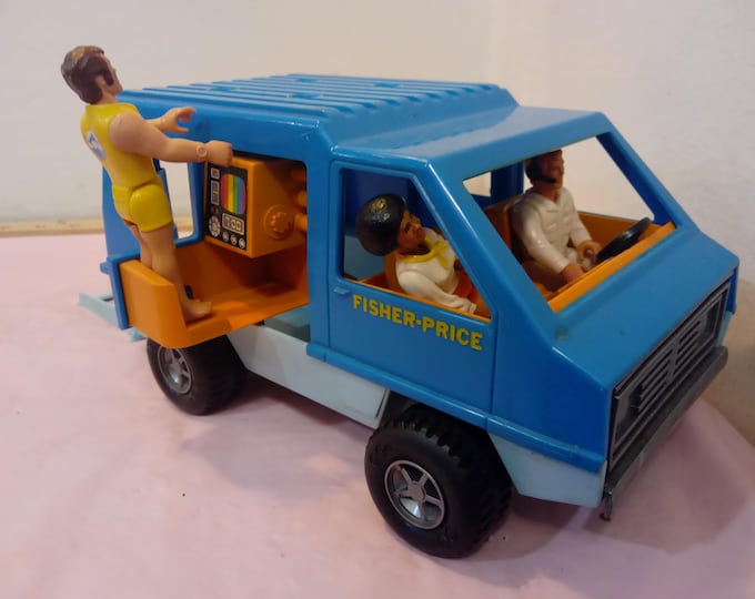 Vintage Pretend Play Vehicle and People, Fisher Price Mobile TV Unit 309 with Three People, 1977